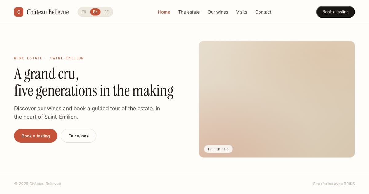 Le même site avec un sélecteur de langue et ses pages traduites en anglais, à votre image.